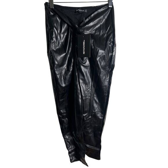 NWT Pretty Little Thing Black Faux Leather Pants Women's Size 6 - Picture 1 of 5